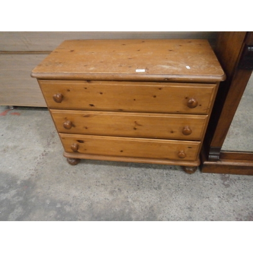 650 - A vintage pine 3 drawer chest