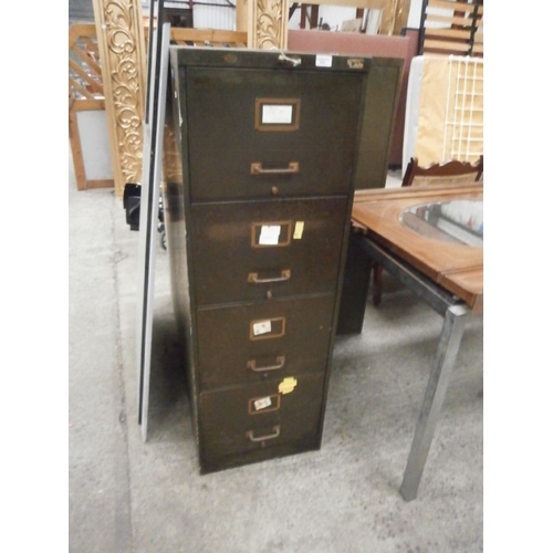 679 - A vintage metal 4 drawer filing cabinet