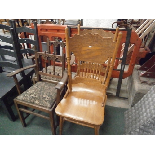 706 - Two pairs of vintage chairs