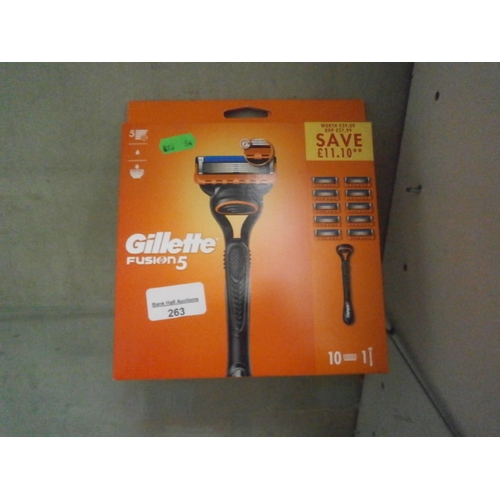 263 - Gillette Fusion 5 razor and blade pack