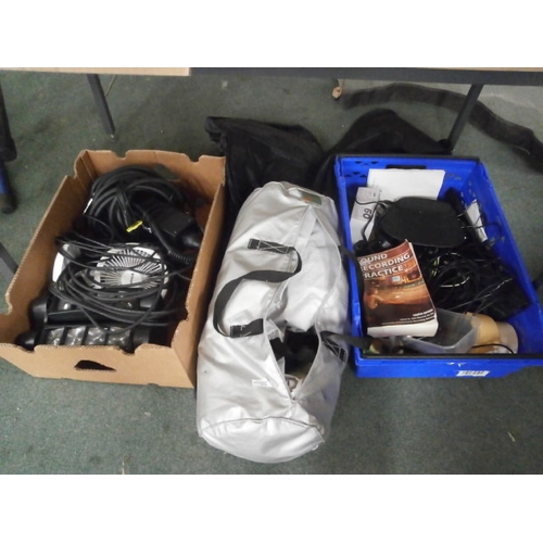 612 - 2 x boxes of events lighting, wiring etc and a carrying bag