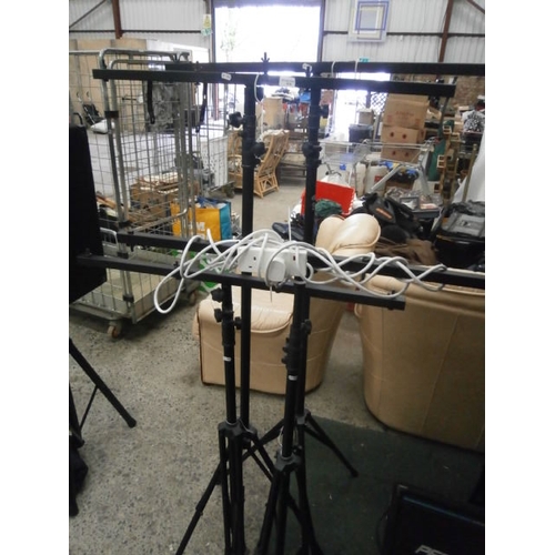 616 - 4 x large adjustable lighting tripod stands