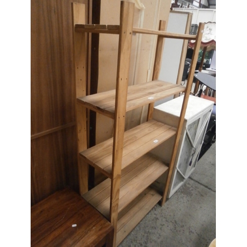 658 - A 5 tier pine shelf stand