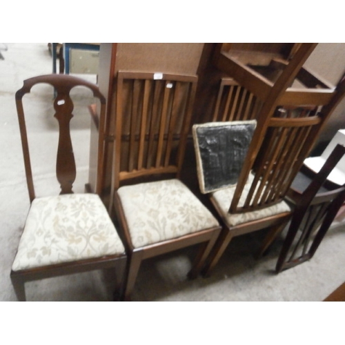 672 - A set of 4 and a pair of vintage dining chairs