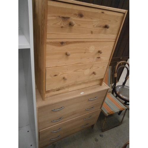 674 - A small 4 drawer bedroom chest and a small pine 3 drawer chest