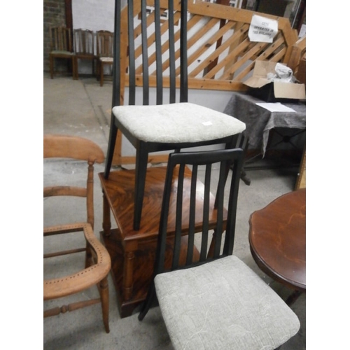 705 - A pair of vintage dining chairs and a 2 tier mahogany lamp table stand