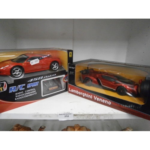 252 - RC sport Ferrari and Lamborghini cars