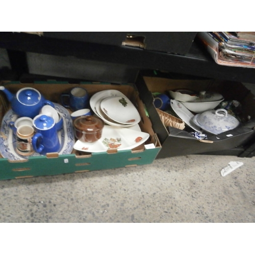 287 - Two boxes of assorted pottery