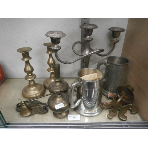 302 - Lot inc tankards, candelabra, brass candlesticks, etc