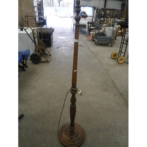 311 - Vintage standard lamp