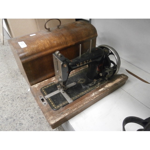 359 - Vintage Vesta sewing machine