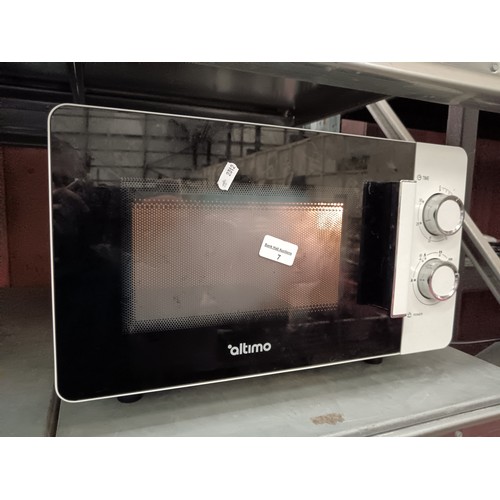 7 - Altimo 700W microwave working