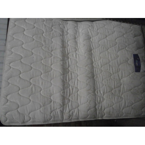 616 - A 5ft wide SILENTNIGHT mattress