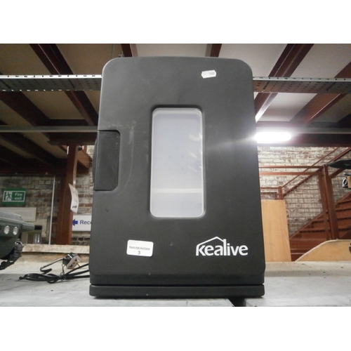 Kealive mini fridge powers up