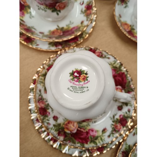 214 - 102 pieces of Royal Albert Old Country Roses china