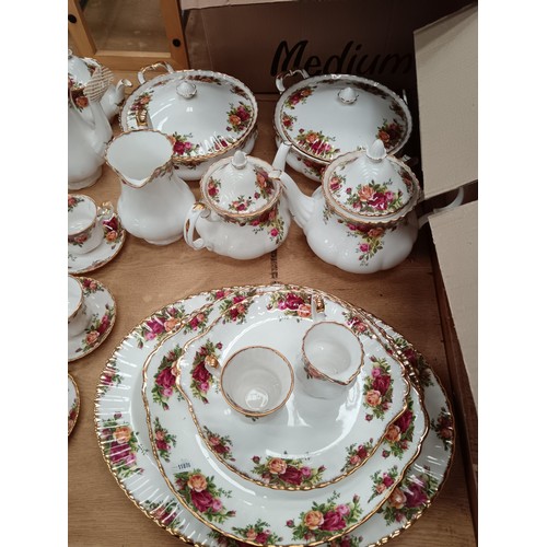 214 - 102 pieces of Royal Albert Old Country Roses china