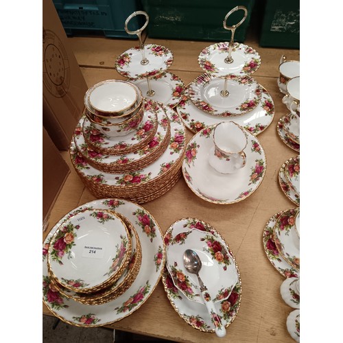 214 - 102 pieces of Royal Albert Old Country Roses china