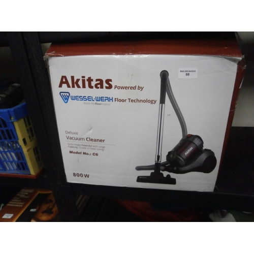 88 - Akitas vacuum cleaner, working