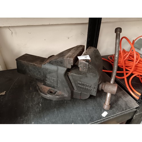 56 - Large bench vice