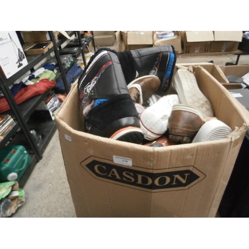 116 - Box of assorted footwear