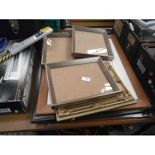 151 - Lot inc picture frames and mirrors