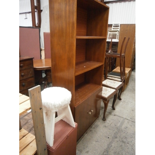 624 - A retro open shelved wall unit, a dressing table stool and a wash basket