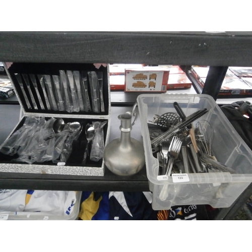 133 - Lot inc canteen of cutlery, tub of assorted cutlery and kitchen utensils and pewter jug