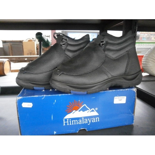 147 - Himalayan size 6 work boots