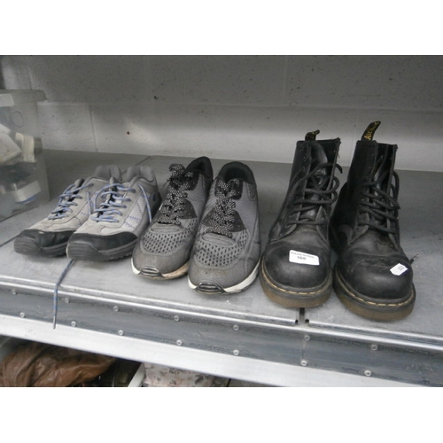 160 - Three pairs of assorted footwear