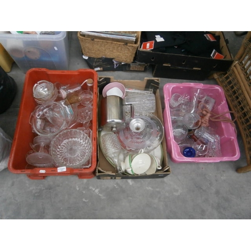 612 - 3 x boxes of assorted glassware