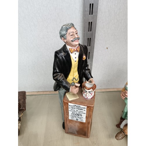 330 - Royal Doulton Auctioneer figurine