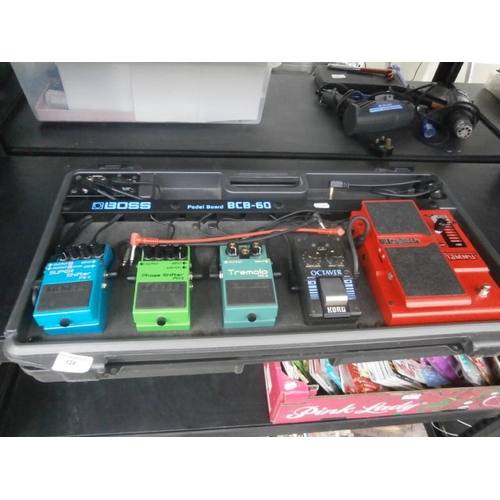 124 - Boss pedal board BCB-60