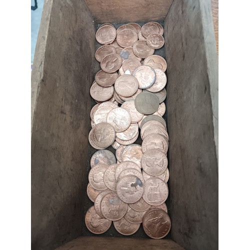 401 - Small wooden box containing old one penny coins