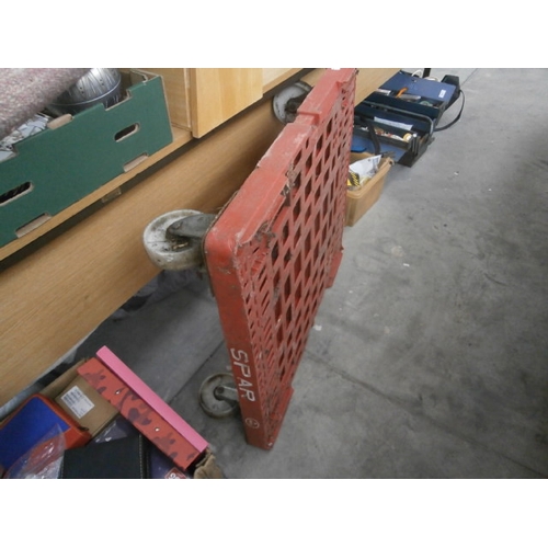 90 - Plastic dolly trolley