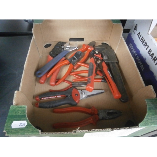 139 - Box inc pliers, snips, wrench, etc