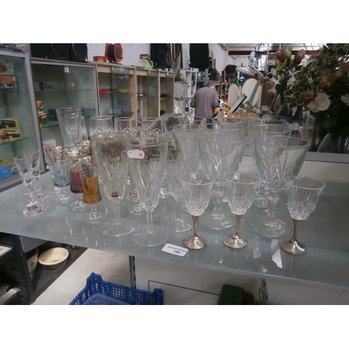 196 - Quantity of assorted glasses