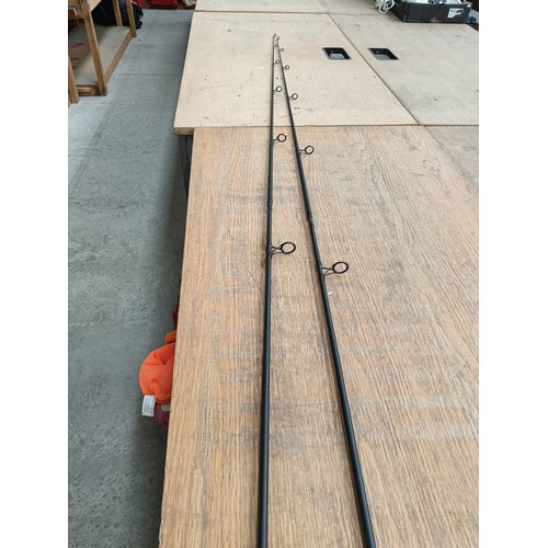 372 - Pair of Sonic 10 3.00LB fishing rods