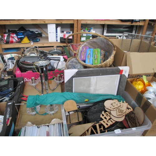 72 - Lot inc light fitting, picture frame, Christmas ornaments, greetings cards, jigsaw puzzles, etc