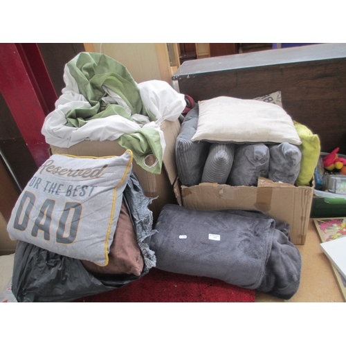 102 - Quantity of home furnishings