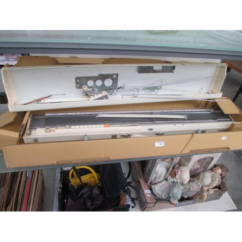 201 - Brother KH-710 knitting machine