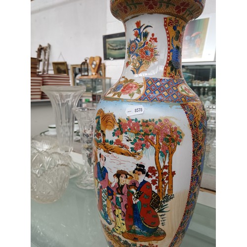 211 - Pair of oriental canton vases, 18