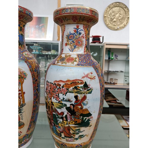 211 - Pair of oriental canton vases, 18
