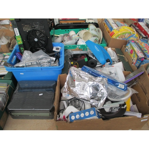 70 - Lot inc computer accessories, electrical cable, vacuum parts, scraper, lights, etc