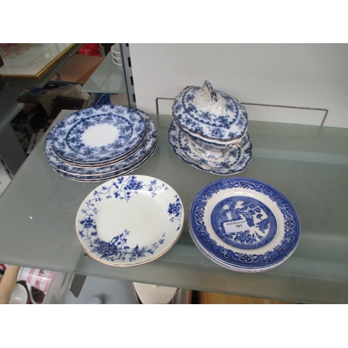 191 - 34 pieces of Royal Vale tableware