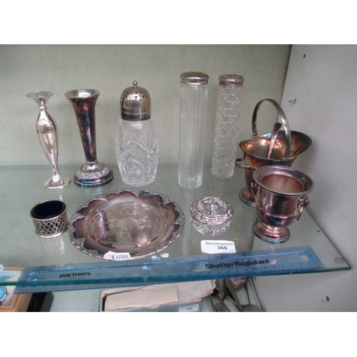 366 - Collection of vintage metal and glassware