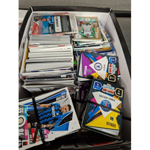 165 - Lot inc football trading cards and sticker albums