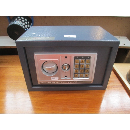 360 - Digital safe with key