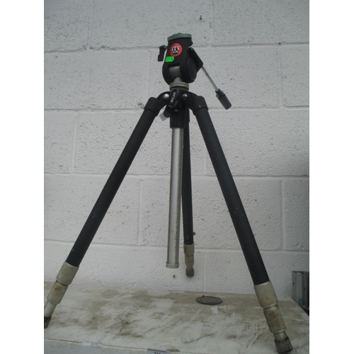 324 - ITV SLR tripod stand