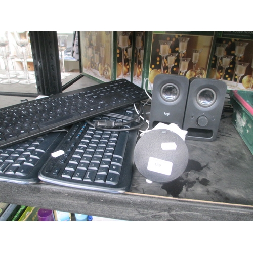 189 - Lot inc computer keyboards and speakers