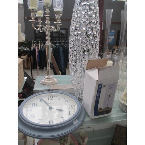 289 - Lot inc decorative lamp, clock and double glass pendant light